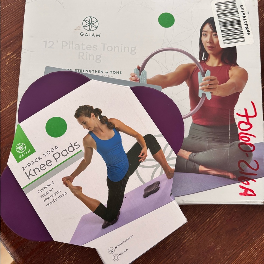 GAIAM Purple Yoga Knee Pads 2-Pack & Pilates Toning Ring